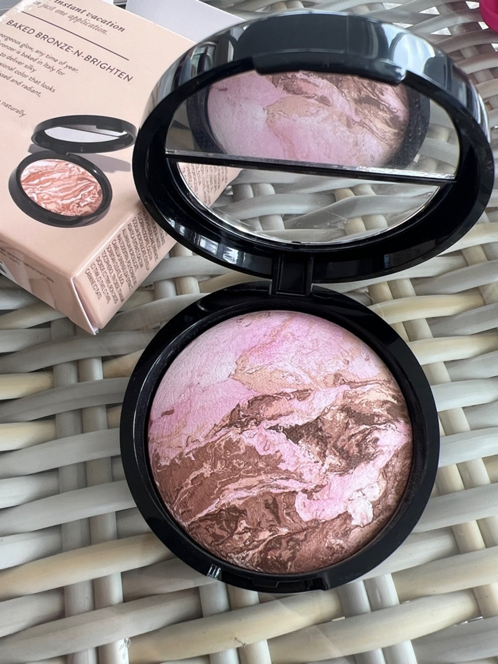New in box Laura Geller Baked Bronze Brighten Multipurpose Bronzer Blush Medium